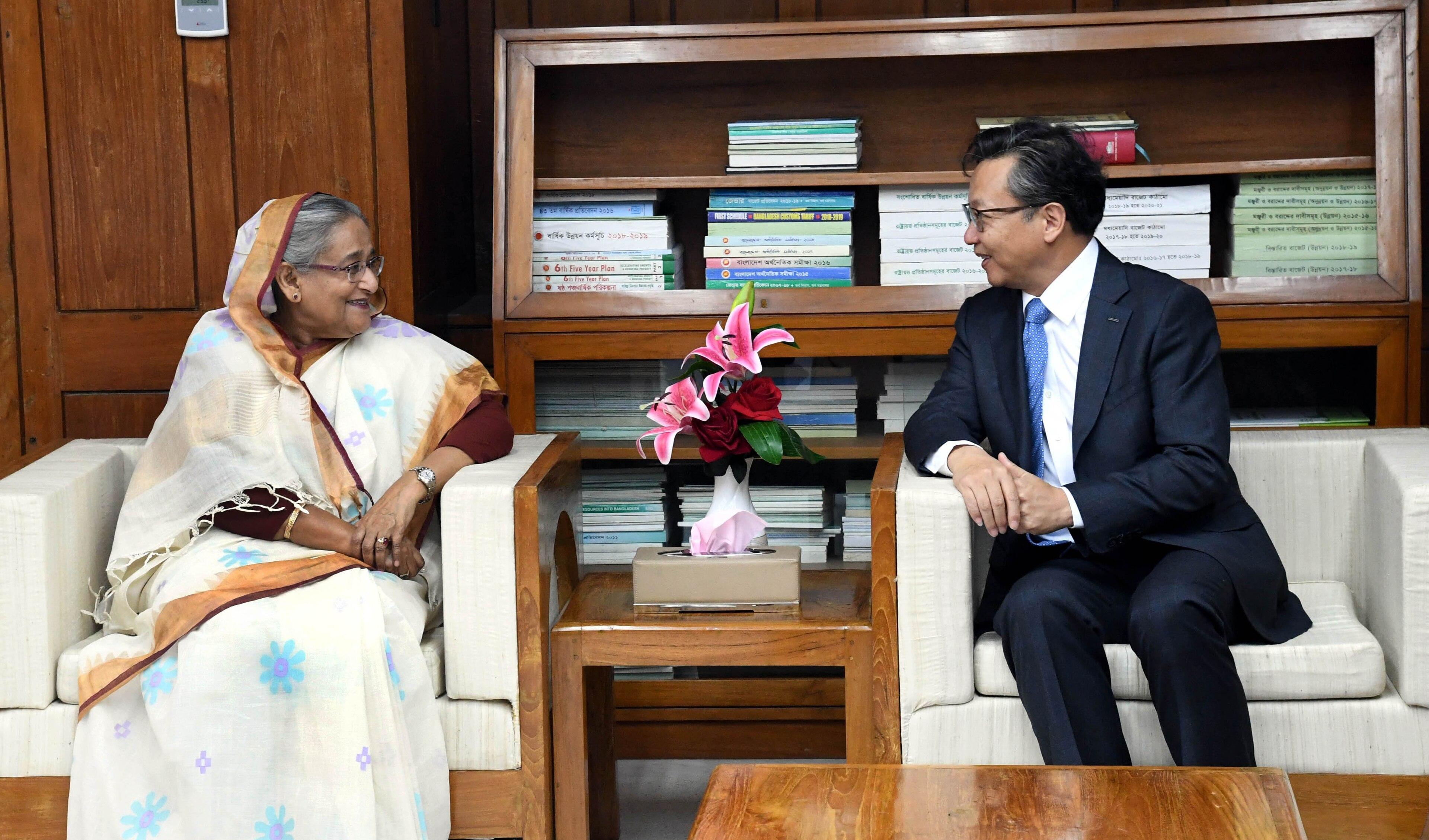 Li Jiming meeting with Sheikh Hasina